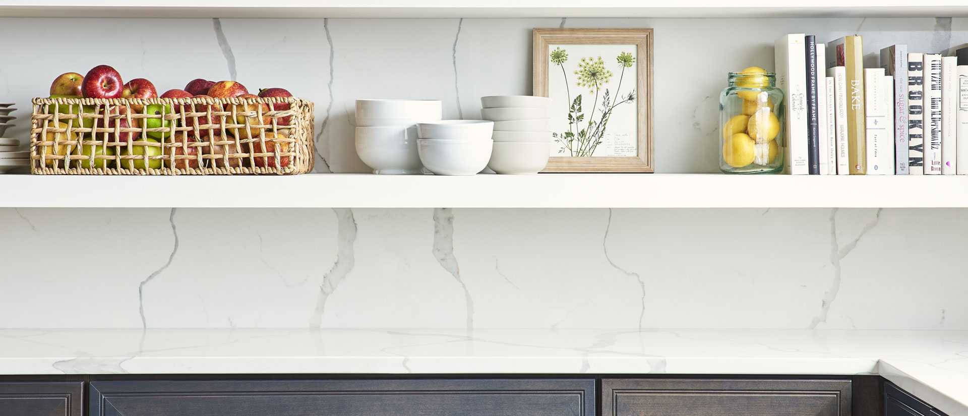 Calacatta Classique Quartz Kitchen Countertop and Backsplash